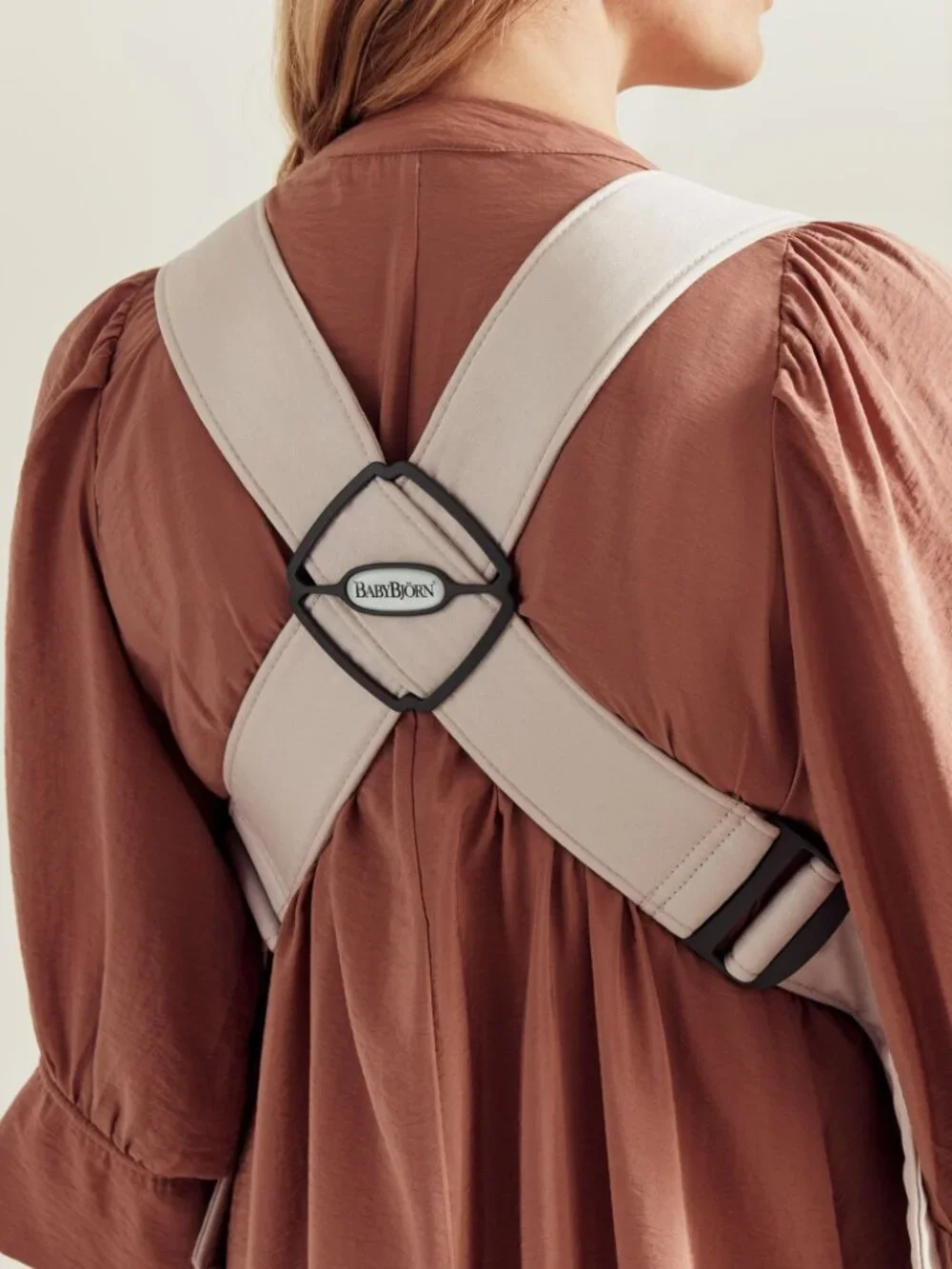 Baby Bjorn Carrier Mini in Light Beige 3D Jersey - Picture 5 of 6